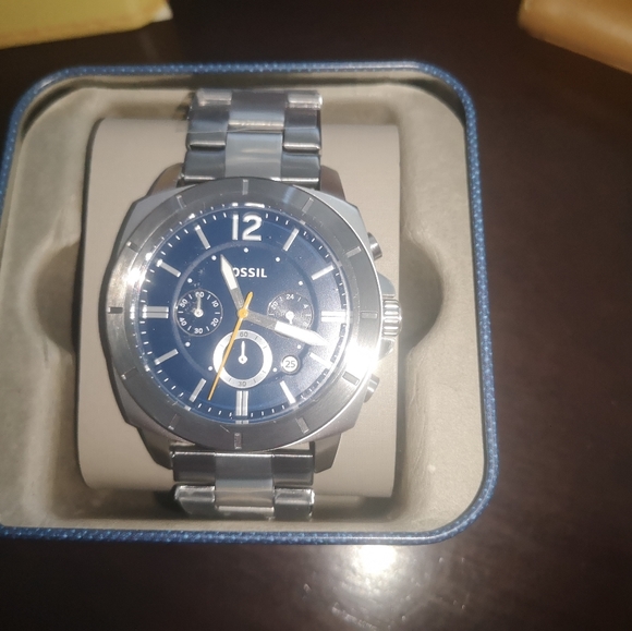 Watches - Picture 1 of 2